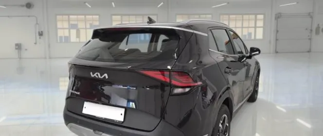 Kia Sportage Aurora Black Pearl vista posteriore