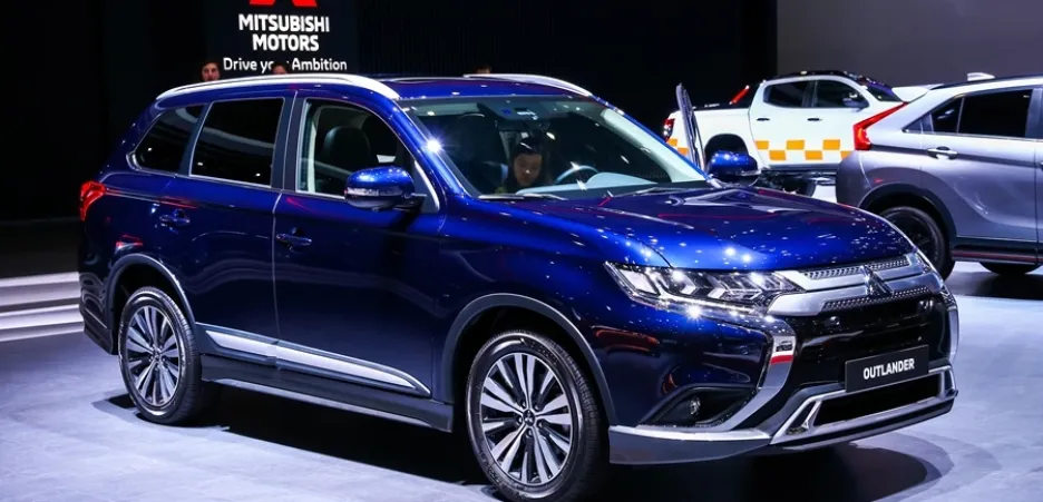 Mitsubishi auto noleggio lungo termine