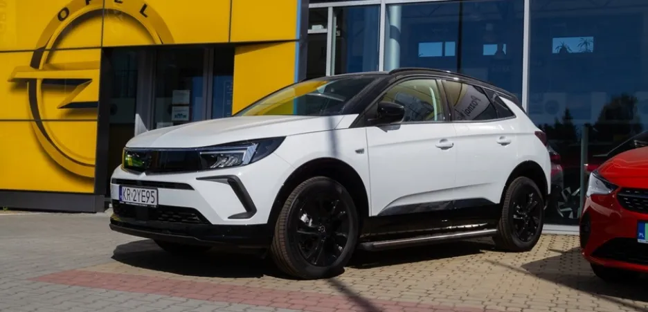Opel Grandland noleggio lungo termine Opel Grandland noleggio lungo termine