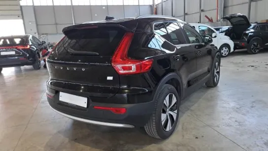 Volvo XC40 Nero pastello vista posteriore